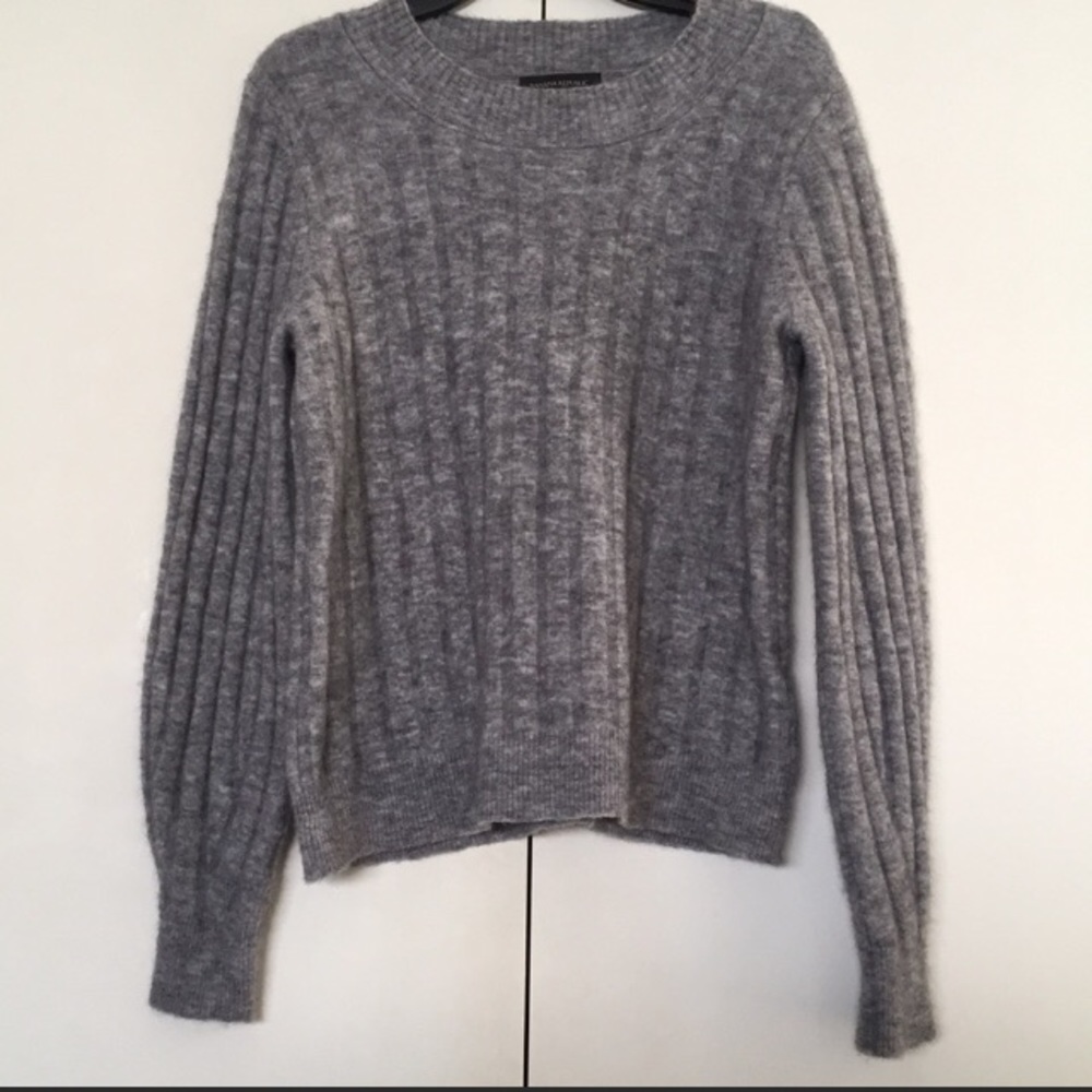 Banana Republic Cozy Gray Ribbed Sweater Size M